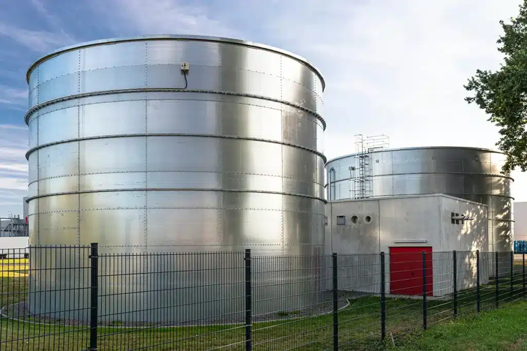 Industrial Water Tank Cleaning