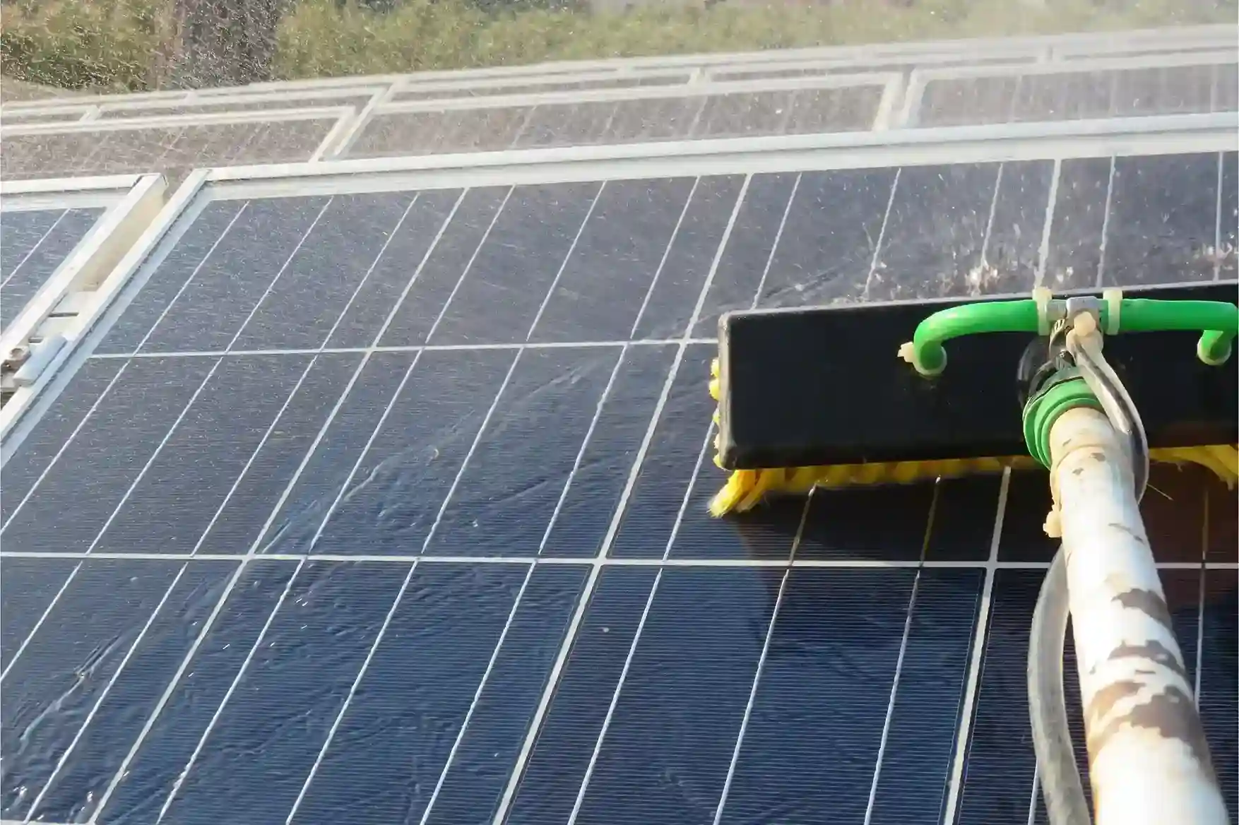 Best Practices for Solar Panel Cleaning in Lahore
